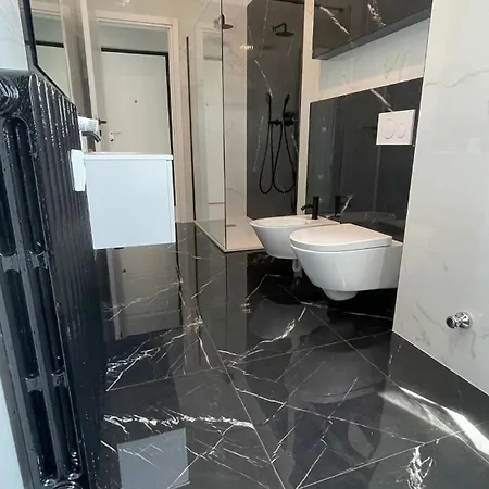 Luxury 100 Mq A Stone's Throw From The Duomo Apartment Milan