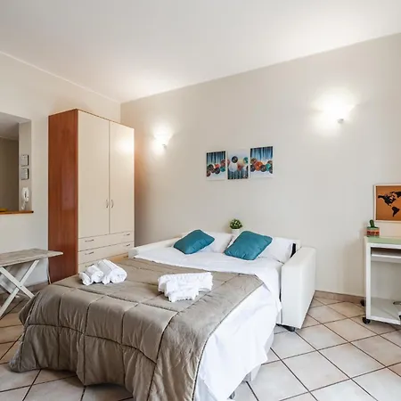 Apartment The Circle - Ampio Sui Navigli - Self-check In Milan
