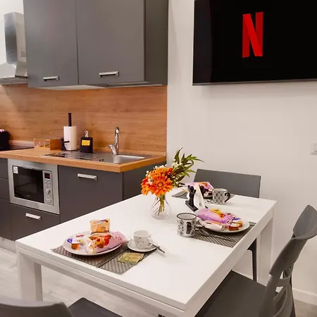 Lorianna Rock House Daire