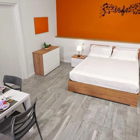 Lorianna Rock House *