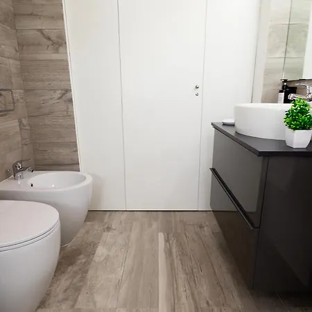 Lorianna Rock House *