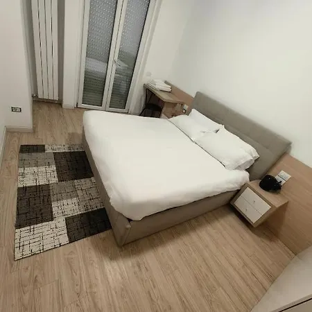 Cenisio 2 Bed and Breakfast *