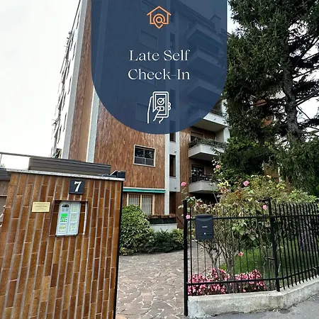 Dehomes - Two Bedrooms, Terrace, Wi-fi, Tram To Centre & Rho Fiera 아파트 *
