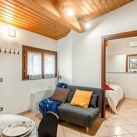 The First - Central Station * ミラノ