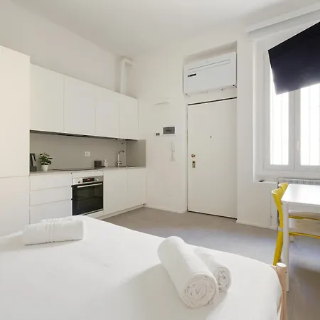 Guesthost - Corso Vercelli Cosy And Bright Milão