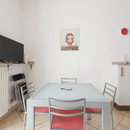 Apartment M4 Argonne Balcony Milan
