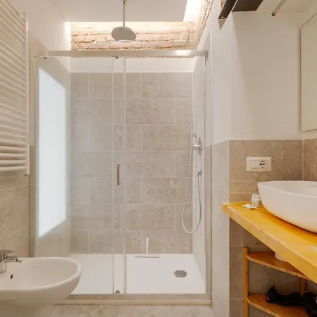 Apartmán Guesthost - Bright -pasteur M1 *