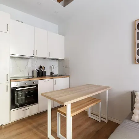 Guesthost - Bright -pasteur M1 Apartmán