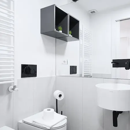 Easylife - - Melzo 13 - Porta Venezia Milánó