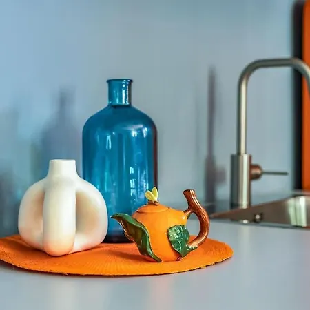 Tres Chic In The Heart Of *