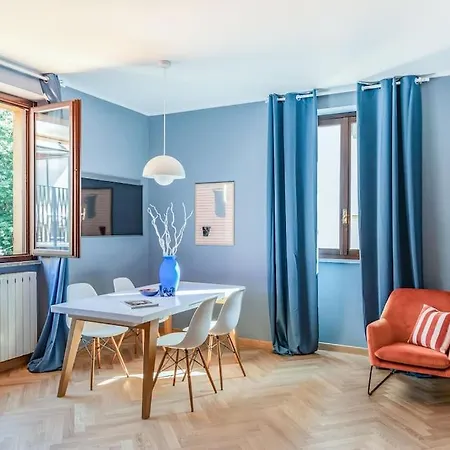 Tres Chic In The Heart Of * Milaan