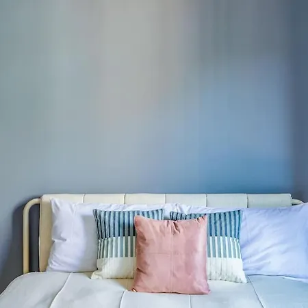 Tres Chic In The Heart Of Milaan