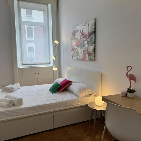 Via Stradivari - Vicino Duomo * Mediolan