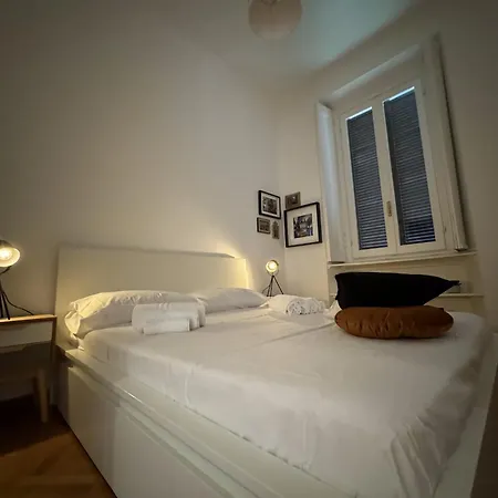 Via Stradivari - Vicino Duomo Apartament Mediolan