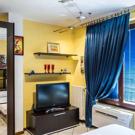 Cozy Rogoredo Next To The Metro And Train Station Appartement