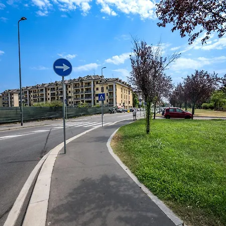 Appartement Cozy Rogoredo Next To The Metro And Train Station Milaan