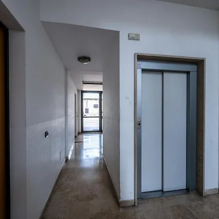 Cozy Rogoredo Next To The Metro And Train Station