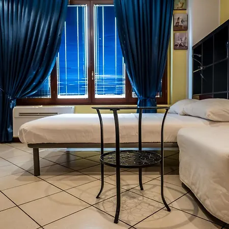 Appartement Cozy Rogoredo Next To The Metro And Train Station Milaan