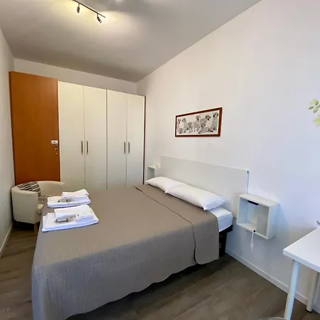 Casa Pomezia Station Bright & Fast Wi-fi Apartment Milan