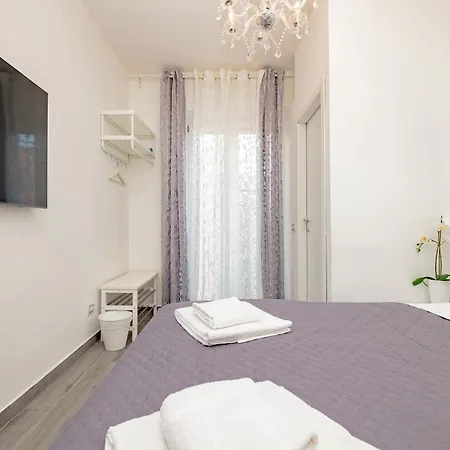 Pensión Lovely - 3 *