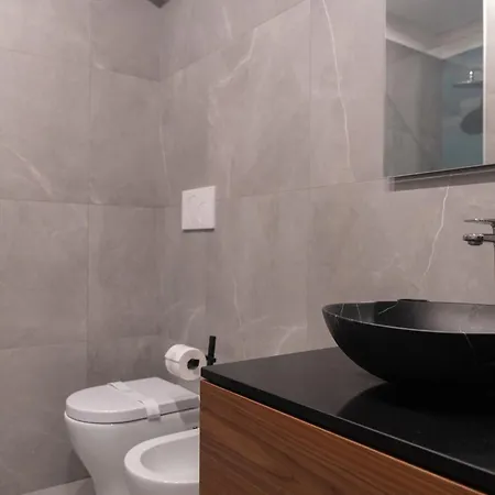 Casa Degli Specchi, Di Lusso In Galleria Buenos Aires