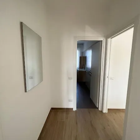 Paul's House Famagosta ميلان