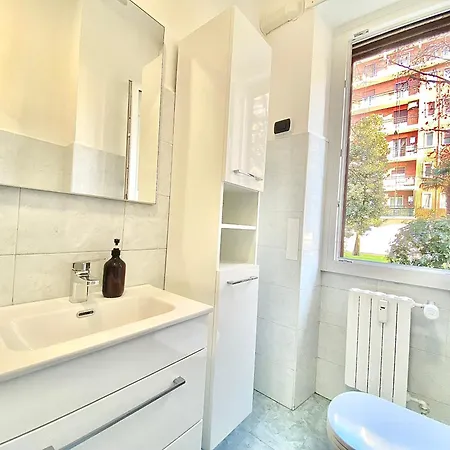 Appartamento Navigli Style, Tra Metropolitana Famagosta, Comfort E Modernita Milano