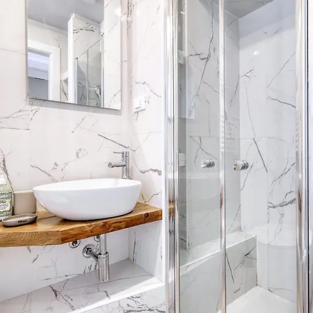 アパート Joivy Modern Centre Flat ミラノ