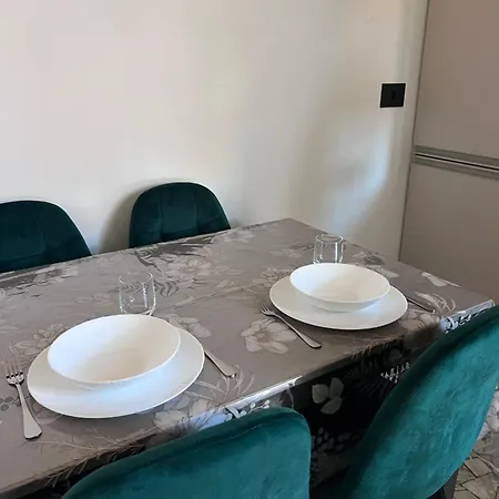 Nuovo Ed Elegante In Zona Bocconi Apartamento *