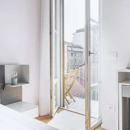 Easylife - Beautiful Flat With Balcony Pta Venezia Milan