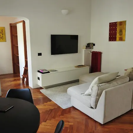 Antico E Moderno Al Centro Del Centro Di Apartment Milan