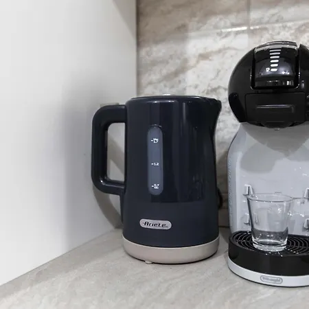 Castelfidardo 8 * Milán