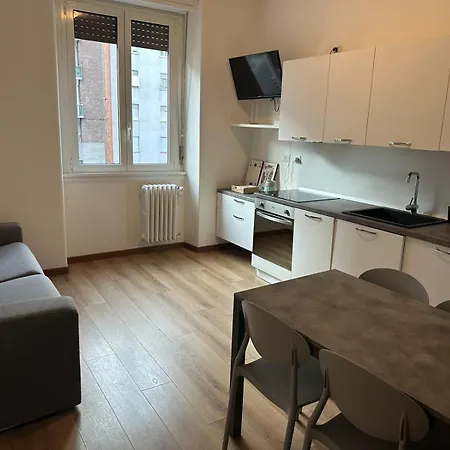 5min Da Stazione Apartament