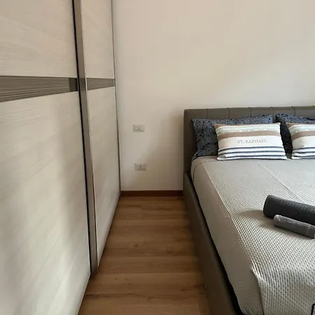 Apartament 5min Da Stazione Mediolan
