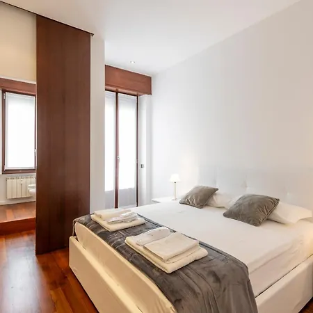 Royal Luxury P.zza Della Repubblica Hotel apartamentowy 3*