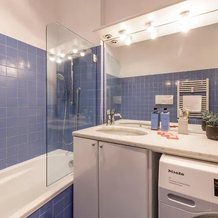 Royal Luxury P.zza Della Repubblica Hotel apartamentowy 3*