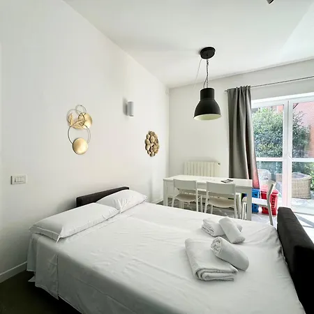 Oasis In The City- Private Garden Appartement