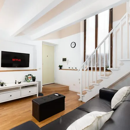 Apartmán Prada Loft - Posto Auto Privato *