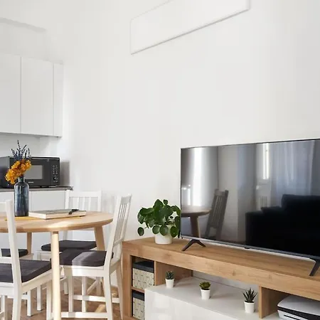 La Maison Blue, Between Portello-fiera-mico-citylife Milan