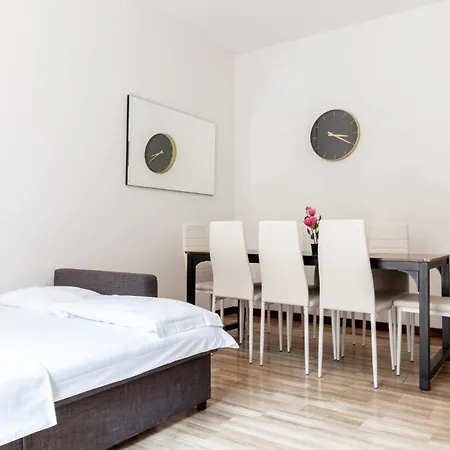 Dehomes - Porta Vittoria Luxury Apartment