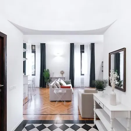 Easylife - Style And Elegance Near Porta Romana Apartment