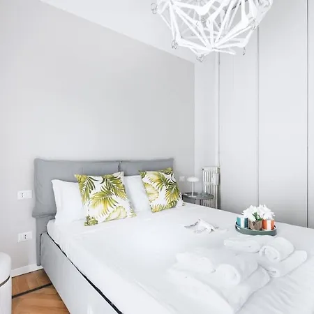 Easylife - Style And Elegance Near Porta Romana Apartment *