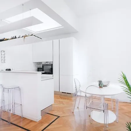 Apartment Easylife - Style And Elegance Near Porta Romana Milan