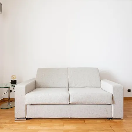 Guesthost - Domodossola M5 Modern Apartament *