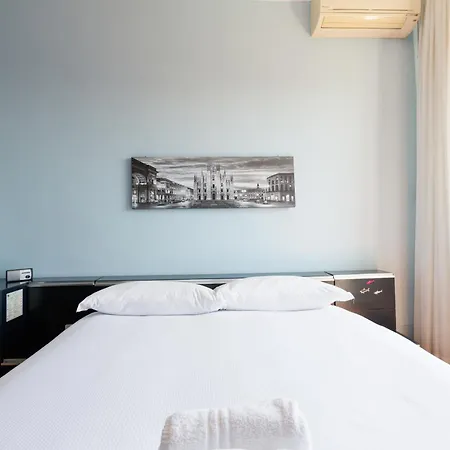 公寓 Guesthost - Roomy With Comfort! Metro M4 Linate 米兰