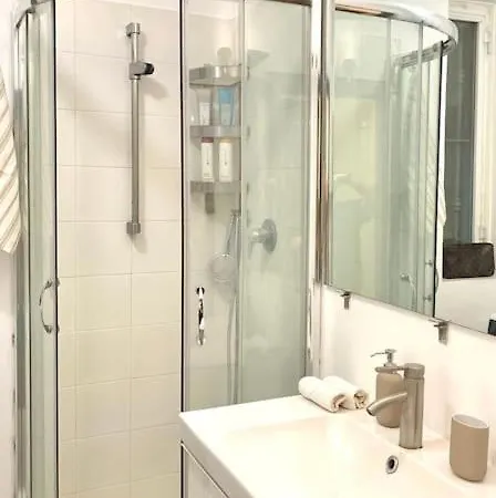 Duomo Area 2 Bedroom Deluxe * Milan