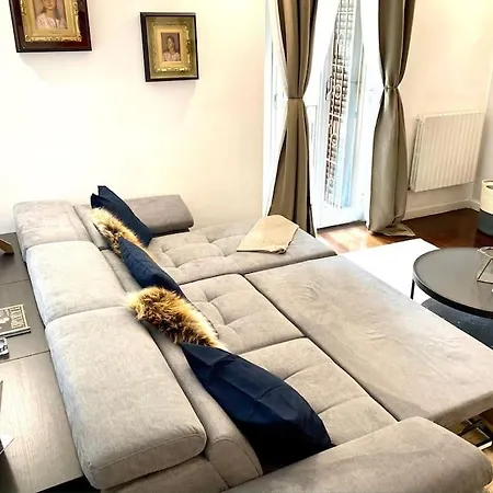 Апартаменты Duomo Area 2 Bedroom Deluxe Милан