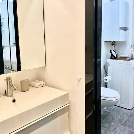 Duomo Area 2 Bedroom Deluxe * Milan