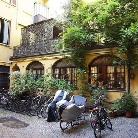 Duomo Area 2 Bedroom Deluxe Milan
