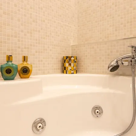 Loft Luxury Design- With 2 Bedrooms -wifi Ultra-5min Metro Daire